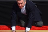 Robert-De-Niro_Chinese_Theatre_Silver-Linings_Oscar